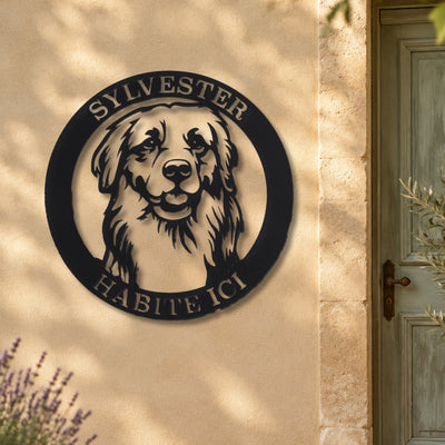 Chien dans un cercle – plaque en acier personnalisée sur la façade de la maison – Steelmonks