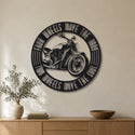 Deux roues font mouvoir l'âme – plaque en acier personnalisée au mur du salon – Steelmonks
