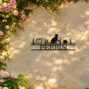 J'aime mon chat – plaque en acier personnalisée « Perrin » sur un mur de jardin – Steelmonks