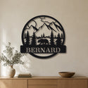 Montagnes – plaque en acier personnalisée « Bernard » au mur du salon – Steelmonks