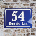 Plaque de maison style émaillé bleu, acier découpé au laser · Steelmonks