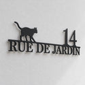 Plaque de rue personnalisée – design Chat, détail de la découpe laser et du décalage du mur · Steelmonks