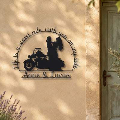 Vivre d’amour et de moto! – plaque en acier personnalisée sur la façade de la maison – Steelmonks