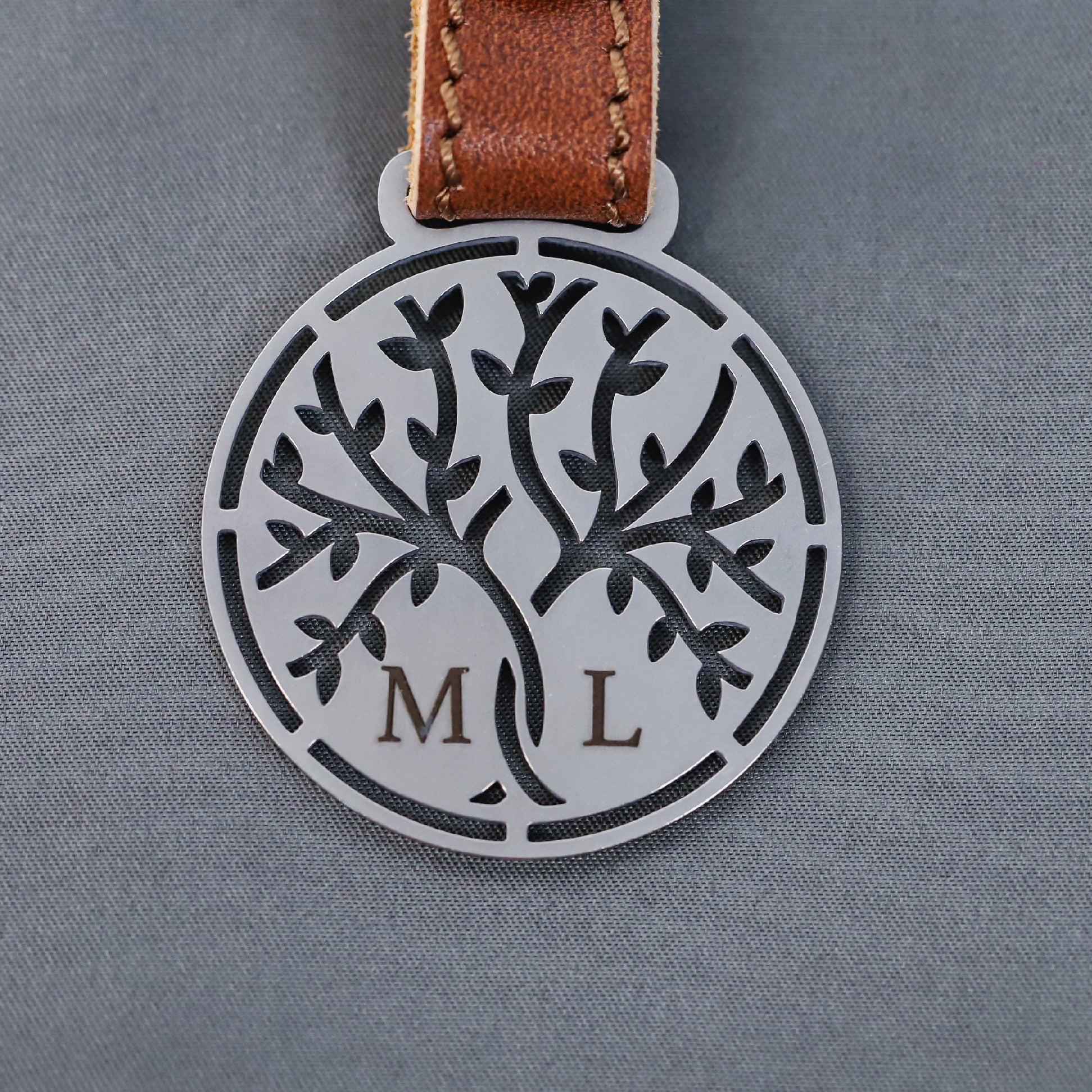 Plaque métallique Steelmonks, "Forever" arbre avec initiales. Décoration murale en forme d'arbre disponible en différentes tailles et couleurs.