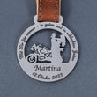 Plaque métallique Steelmonks, couple de super-sportifs. Décoration murale pour sports et loisirs disponible en différentes tailles et couleurs.
