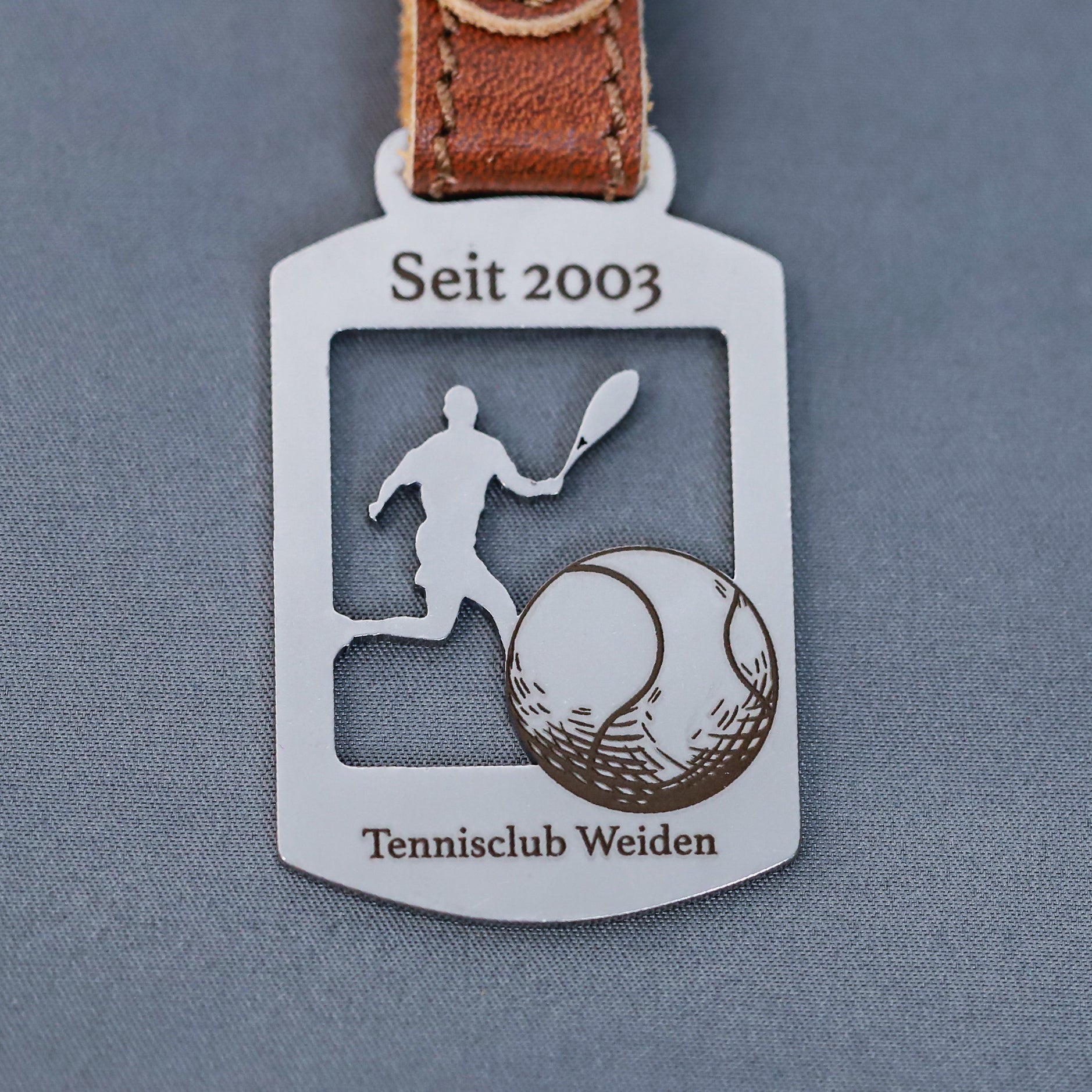 Plaque métallique Steelmonks,Tennis. Décoration murale pour sports et loisirs disponible en différentes tailles et couleurs.