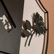 Plaque métallique Steelmonks, armoiries modernes. Décoration murale de blason disponible en différentes tailles et couleurs.