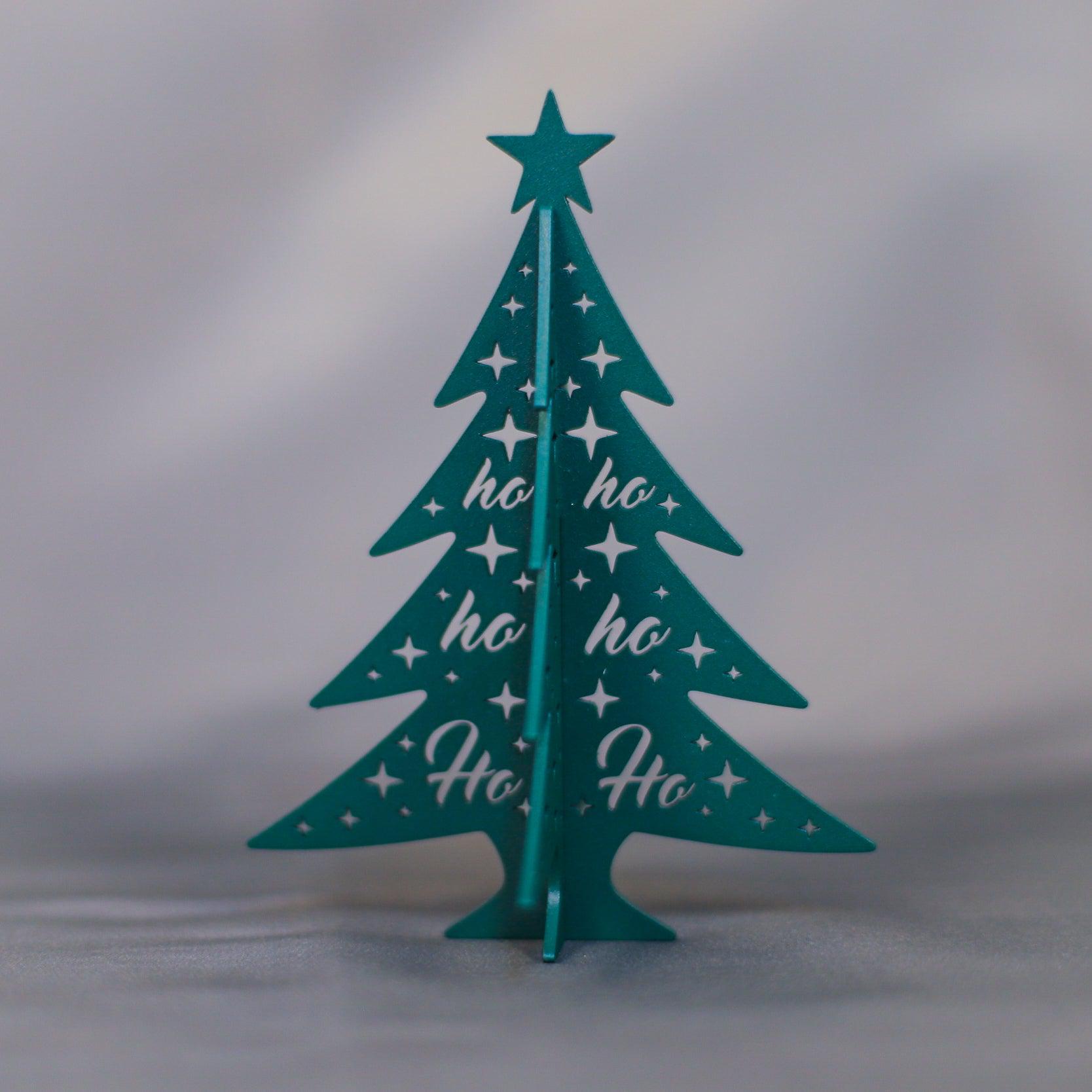 Plaque métallique Steelmonks, set de Noël 3 pièces. Set de décoration murale de Noël disponible en différentes tailles et couleurs.